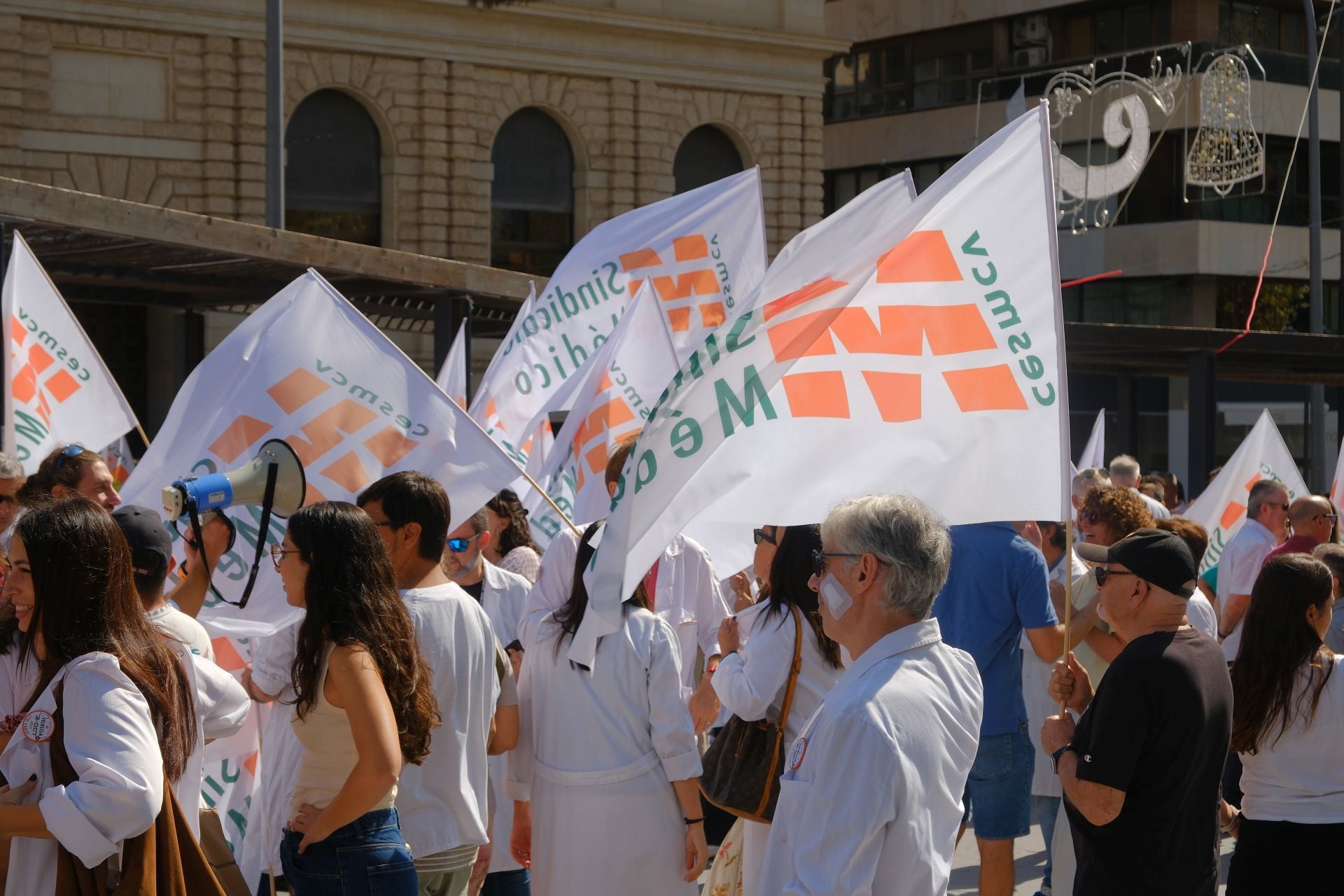 Los médicos de Alicante secundan la huelga nacional contra el estatuto marco y la «sobreexplotación»