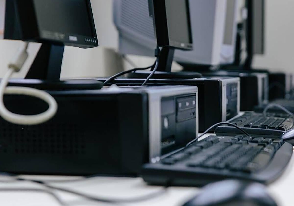 El Ayuntamiento de Elche retoma la normalidad administrativa y tecnológica tras el ciberataque que afectó los sistemas municipales.