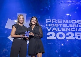 Inês Correia, de Orobianco, recoge el galardón al mejor servicio de sala.