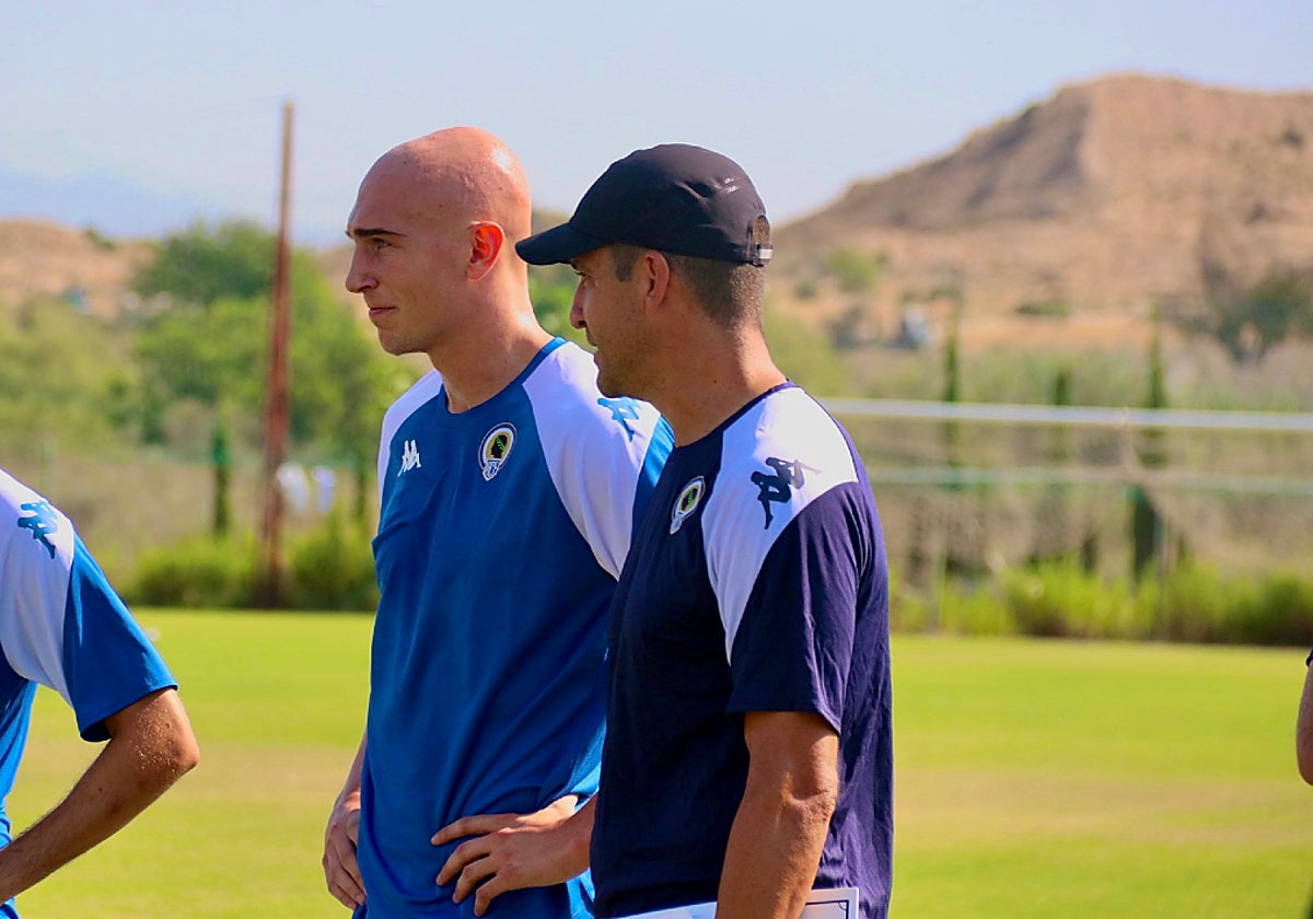 Rubén Torrecilla and Javier Rentero at the Fontcalent field.