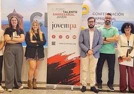 Foto de familia tras la reelección.