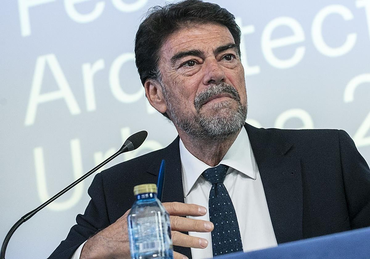 The Mayor of Alicante, Luis Barcala.