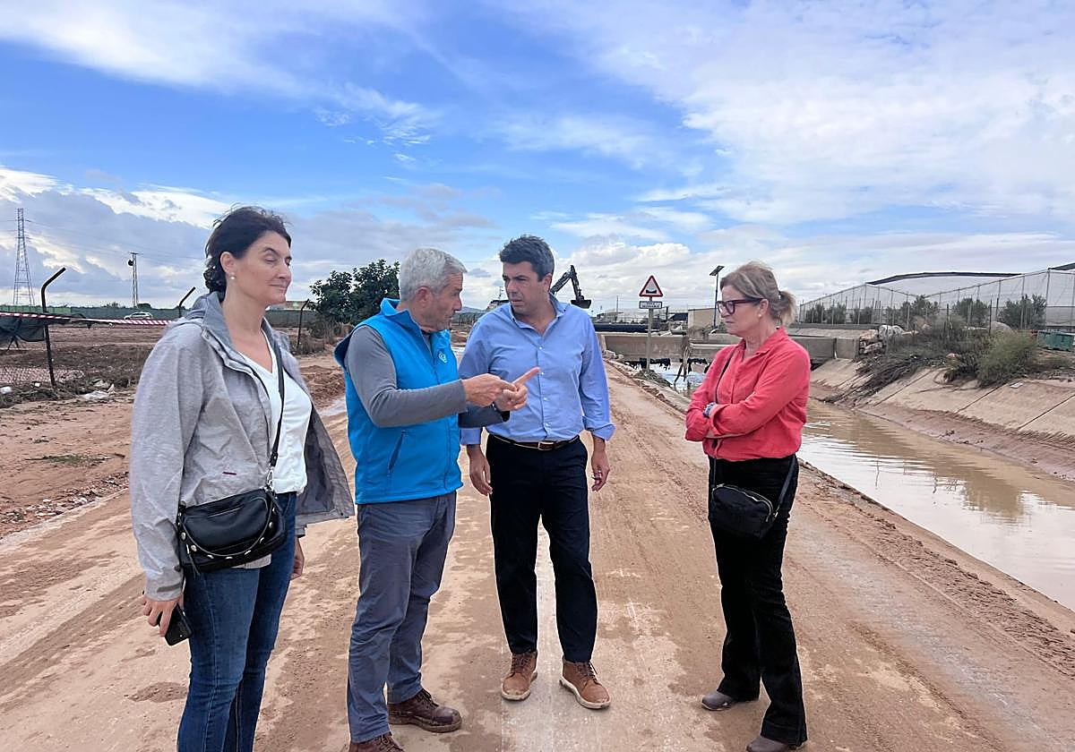 Mazón visits Pilar de la Horadada.