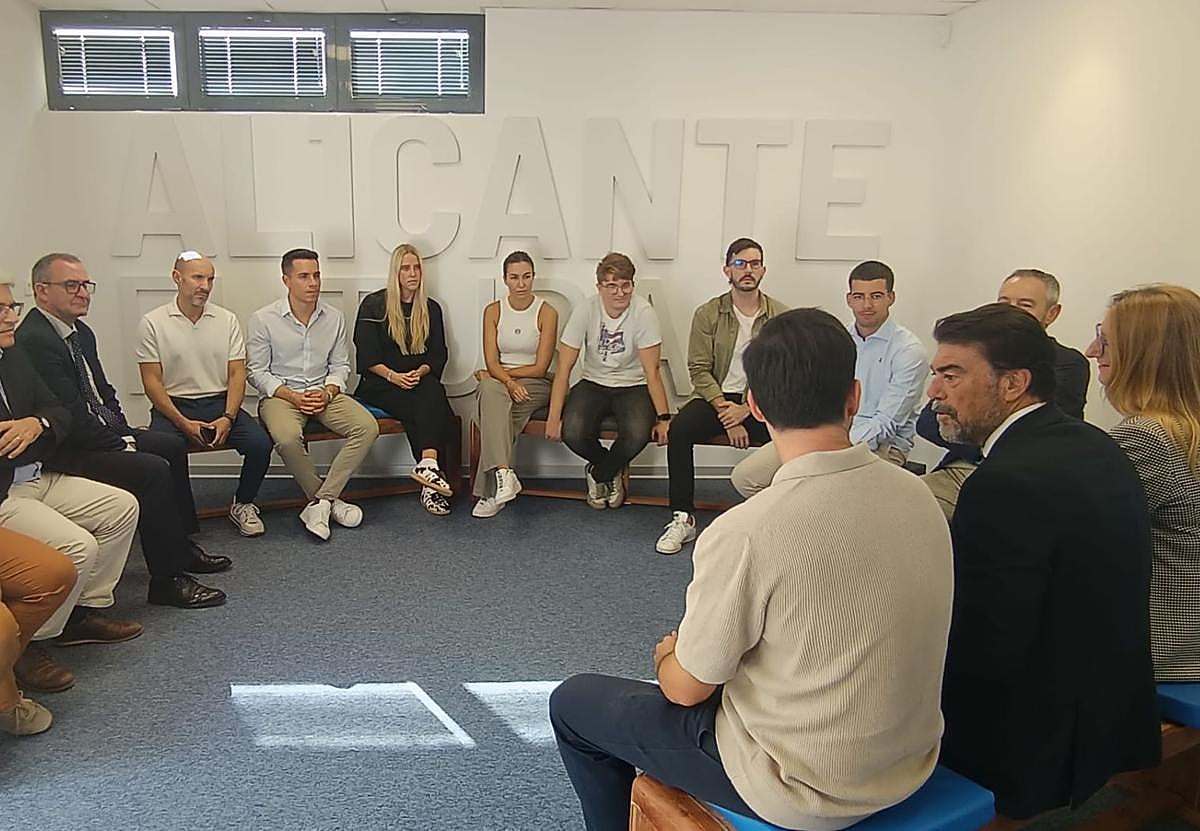 Visita de Barcala al Vivero Municipal.