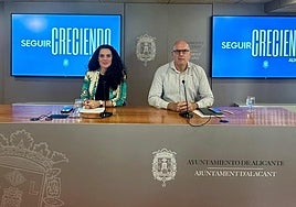Cristina Cutanda y Manuel Villar en la rueda de prensa de la Junta de Gobierno.