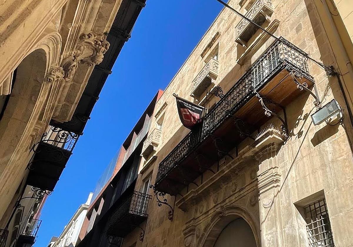 Fachada del Palacio del Centro 14 antes de retomar las obras.