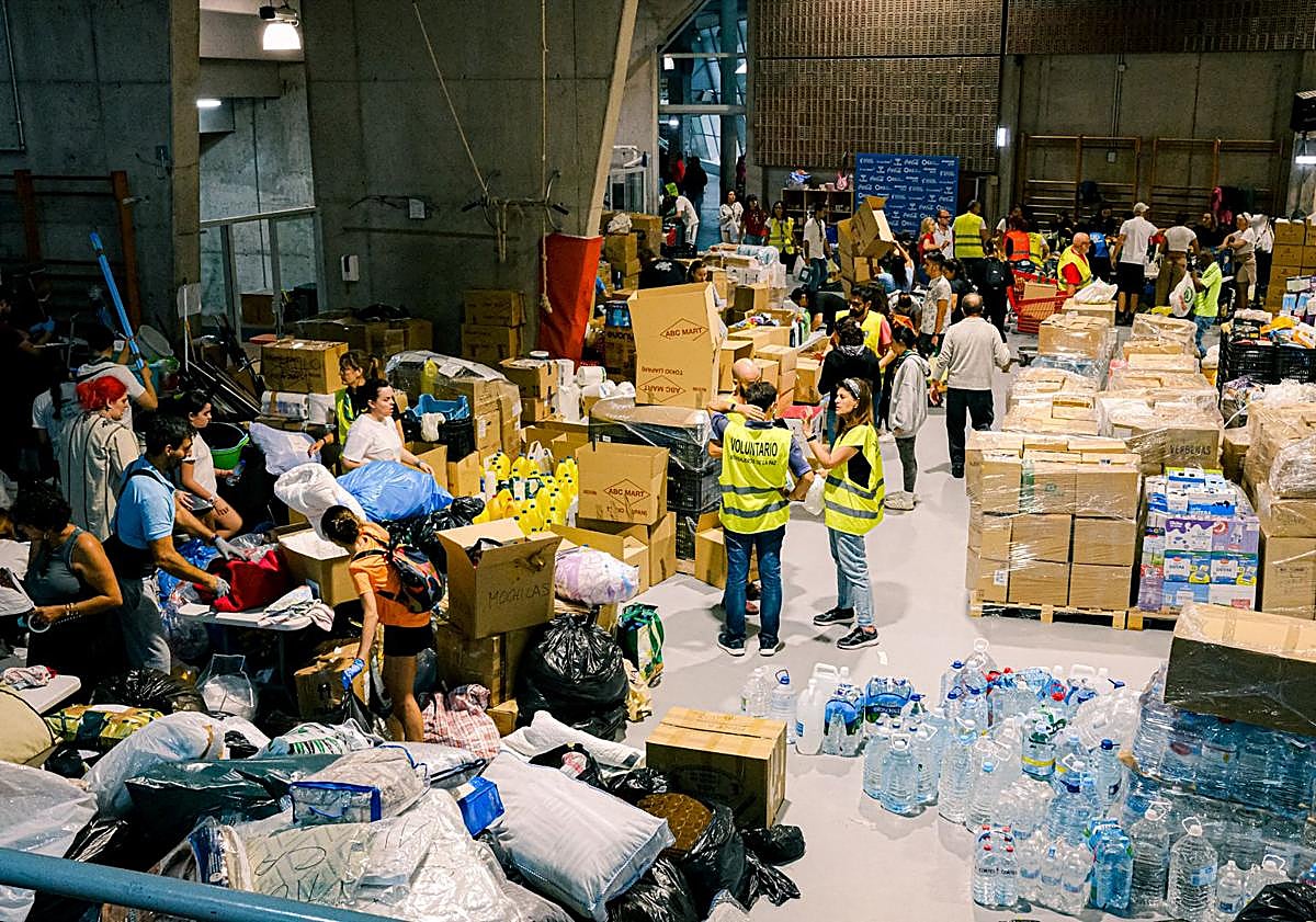 Imagen principal - Recogida en el centro de tecnificación de Alicante. 