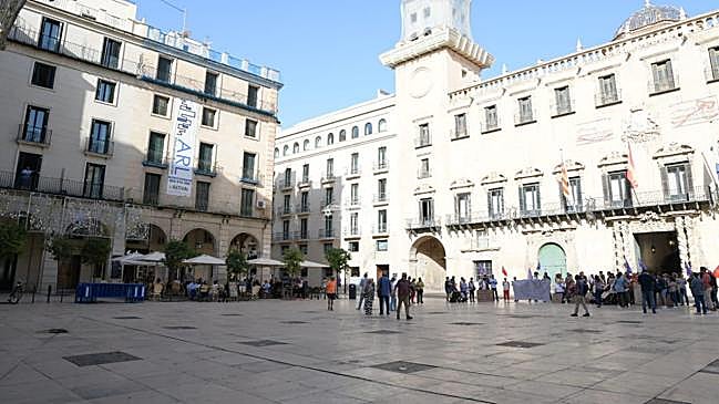 Imagen antes - This is how the Town Hall Square would look pedestrianised according to AI.