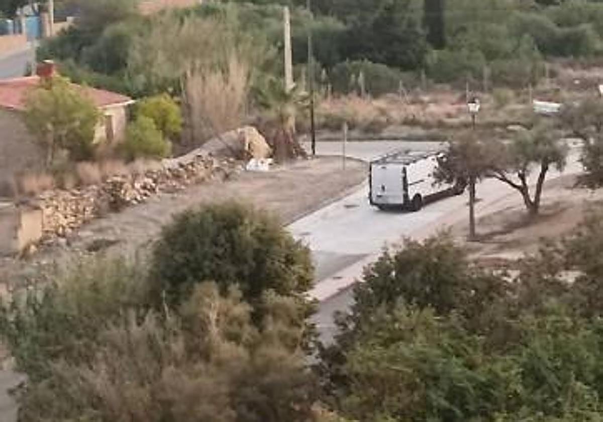 La furgoneta cazada por las cámaras de vigilancia.