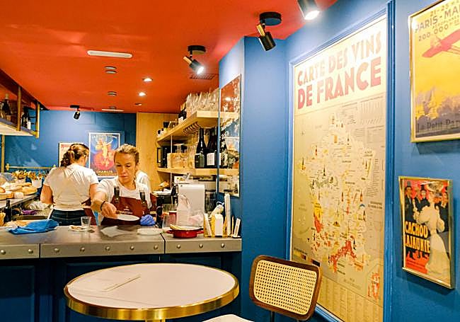 Interior de Bistrot Christine en el Mercado Central de Alicante.