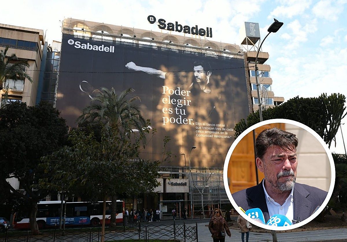 Former headquarters of Sabadell in Alicante/Barcala speaking to the media.
