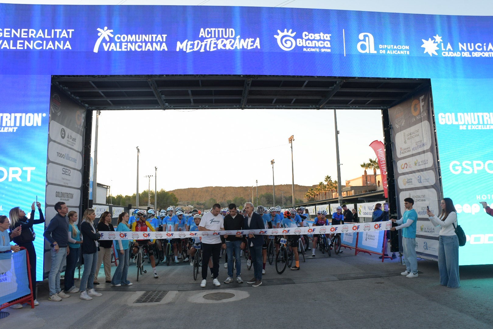 La Nucía se vuelca con el ciclismo en un fin de semana inolvidable: del espectáculo del Critérium al desafío del Gran Fondo