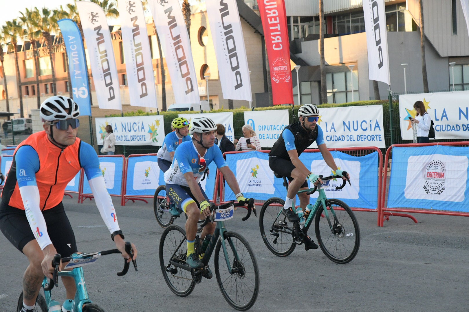 La Nucía se vuelca con el ciclismo en un fin de semana inolvidable: del espectáculo del Critérium al desafío del Gran Fondo