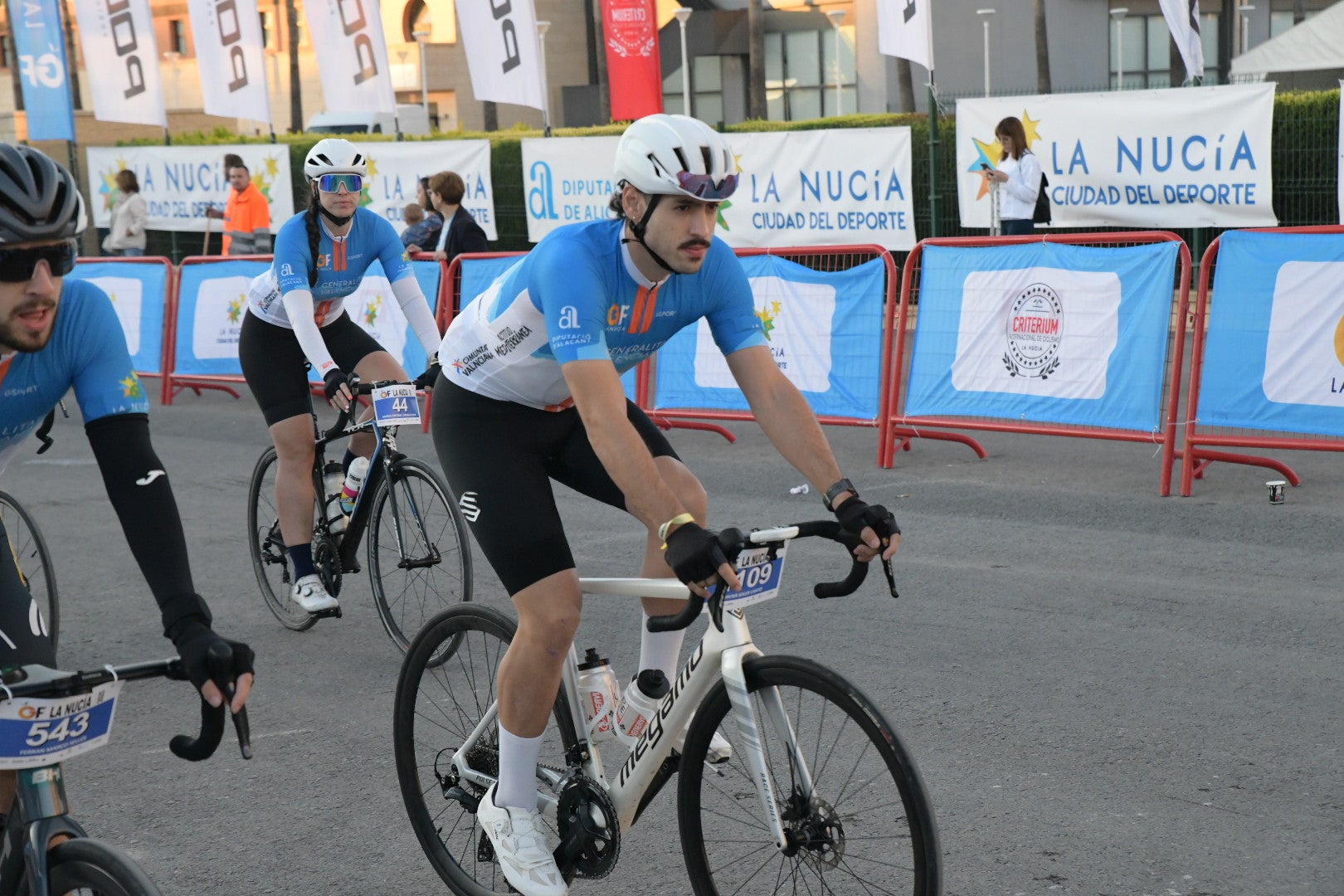 La Nucía se vuelca con el ciclismo en un fin de semana inolvidable: del espectáculo del Critérium al desafío del Gran Fondo