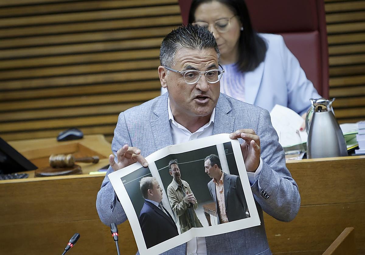 The spokesperson for Infrastructure of the GPP in Les Corts, Joserra González de Zárate, during an intervention.