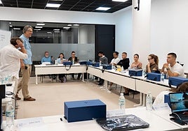 El Campus Cámara CEU inicia su formación pionera en Alicante con un programa sobre marketing digital e inteligencia artificial.