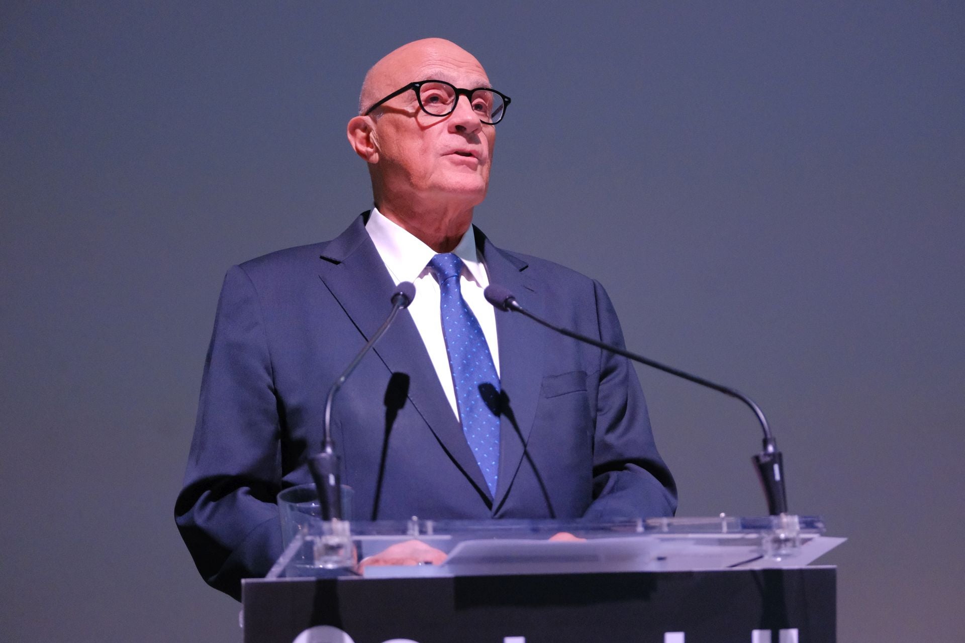 La Fundación Banco Sabadell reconoce al investigador de la UA Carlos Sáez en sus IV Premios a la Sostenibilidad Marina