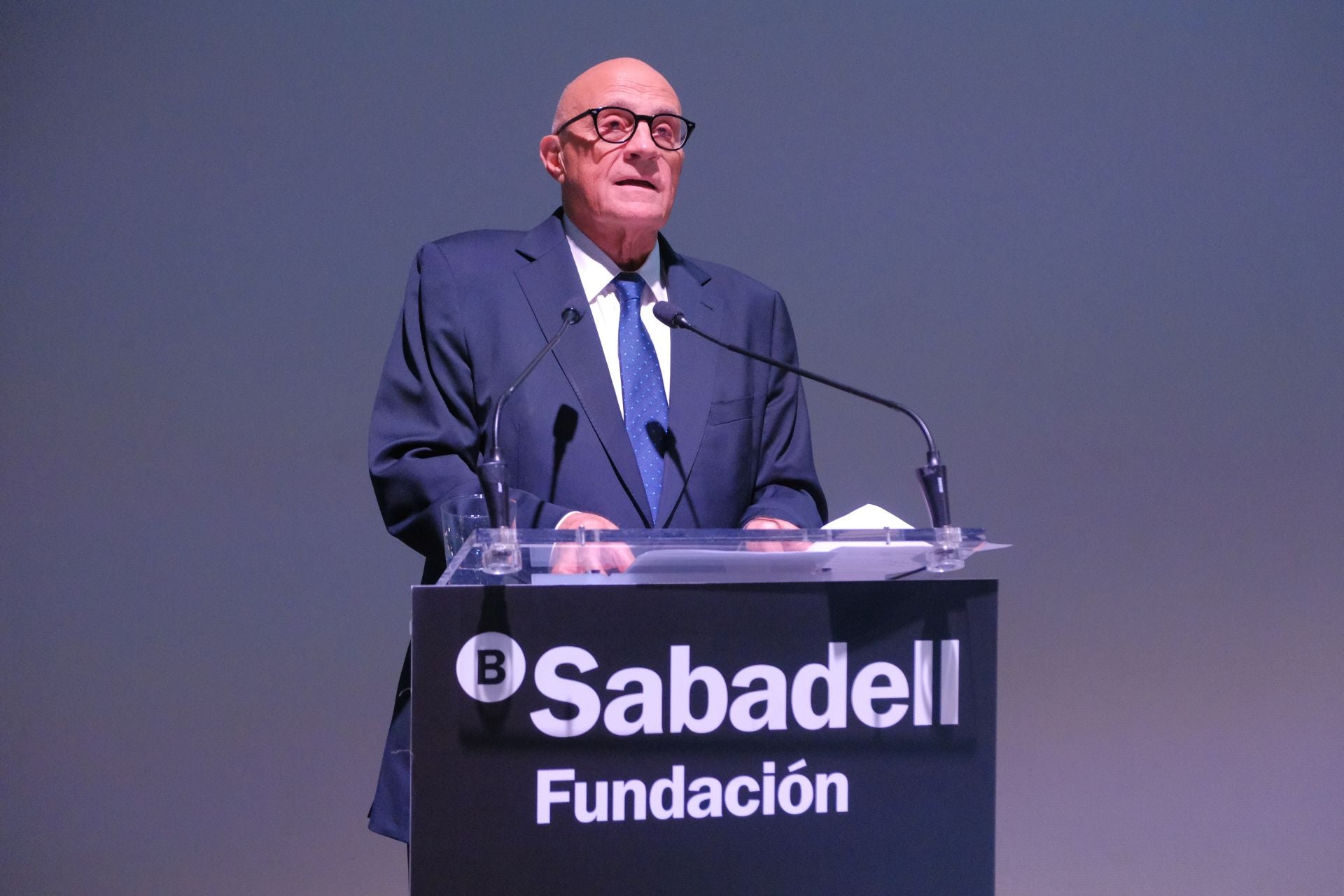 La Fundación Banco Sabadell reconoce al investigador de la UA Carlos Sáez en sus IV Premios a la Sostenibilidad Marina