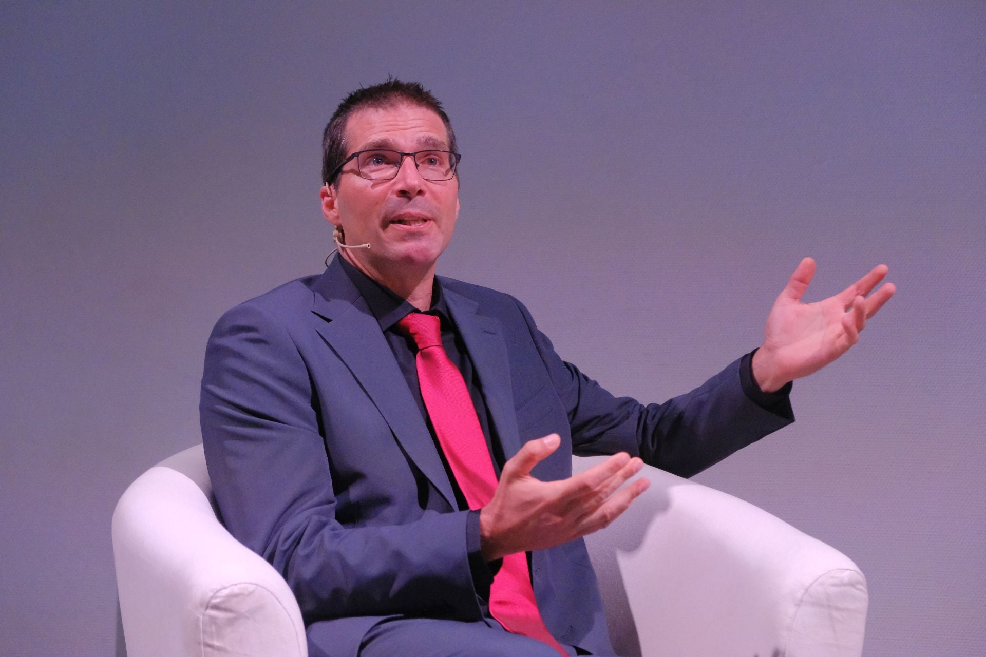 La Fundación Banco Sabadell reconoce al investigador de la UA Carlos Sáez en sus IV Premios a la Sostenibilidad Marina