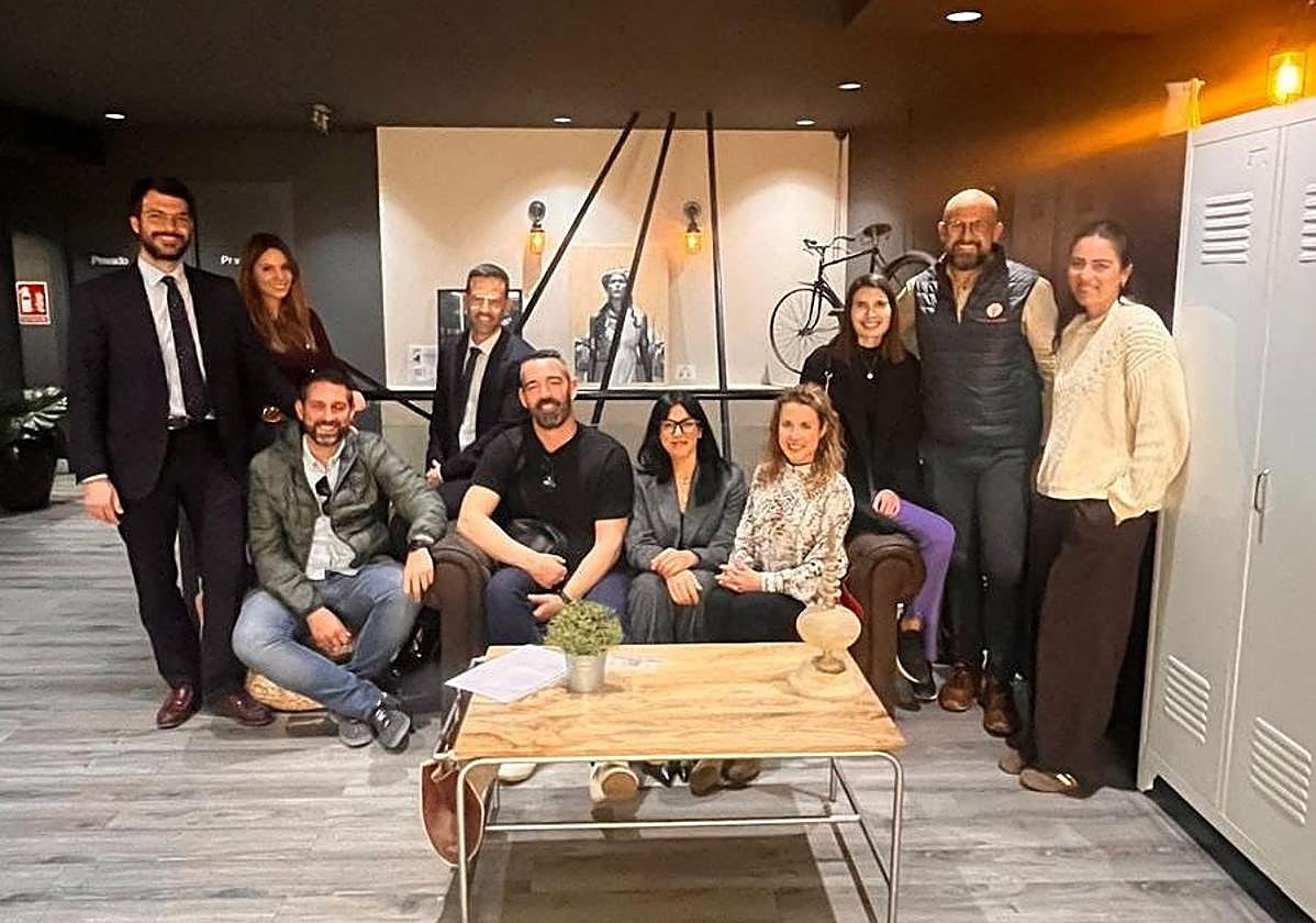 Miembros de la Junta Directiva de Jovempa Elche y Comarca