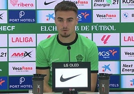 Adrià Pedrosa, durante su comparecencia previa al partido frente al Espanyol en la sala de prensa del Martínez Valero.
