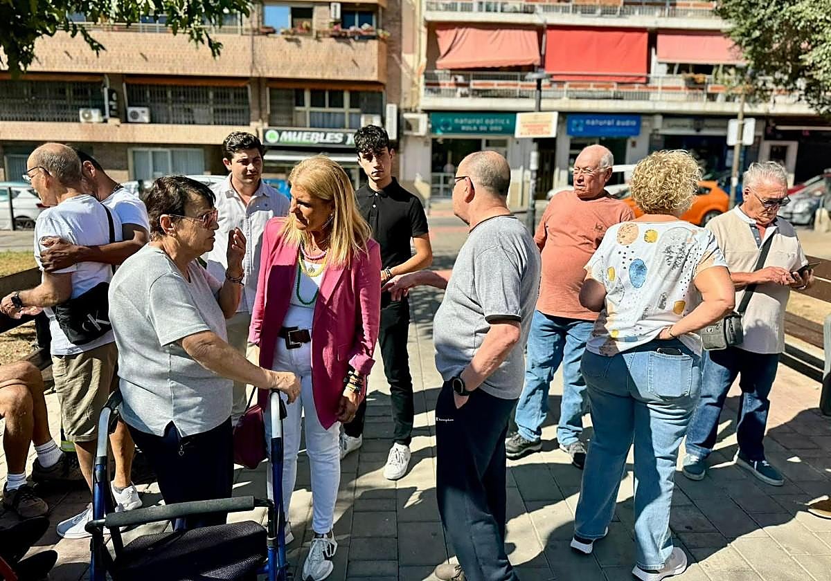 Reunión de Vox con los vecinos de Carolinas Altas y la Bola de Oro.