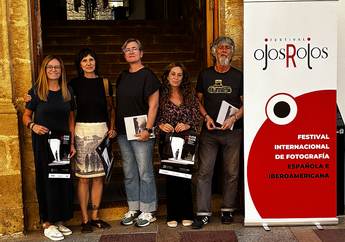 Presentation of the VII edition of the International Festival of Spanish and Ibero-American Photography Ojos Rojos.