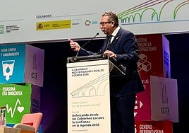 El presidente de la Diputación, durante su intervención en Vitoria.