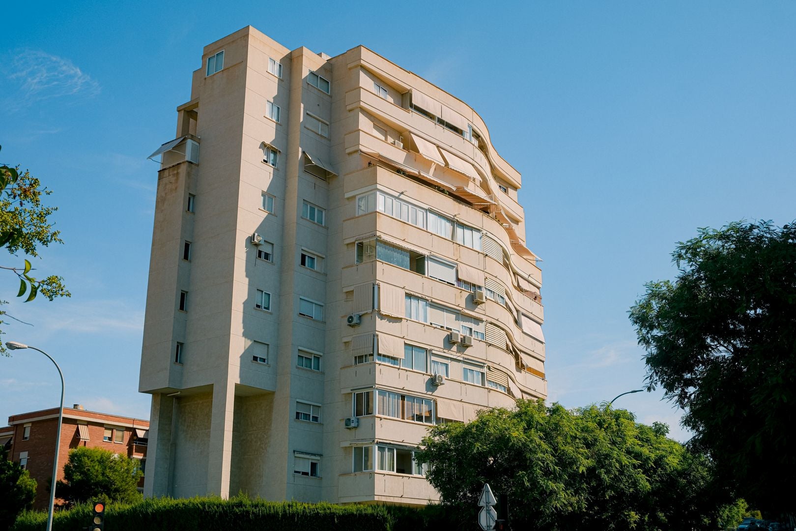 La compra de vivienda echa el freno en Alicante y registra su cifra más baja desde diciembre de 2023