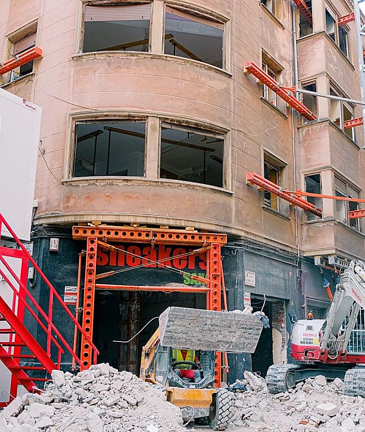 Imagen secundaria 2 - Vistas de las obras desde Maisonnave (1), General Lacy (2) y Poeta Vila y Blanco (3).