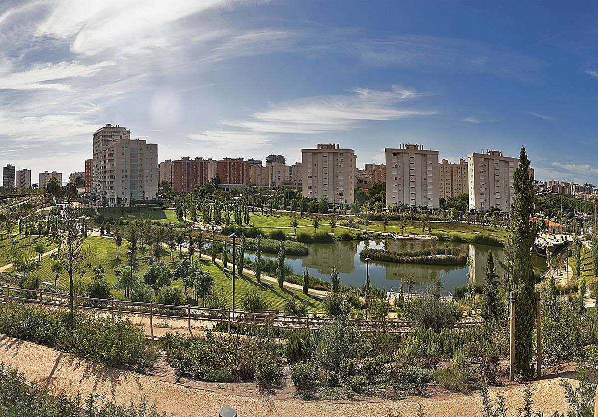 Panorámica del parque de la Marjal, en la Playa de San Juan.