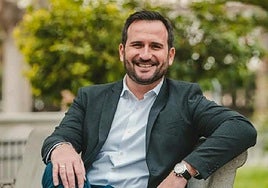 El profesor Manuel Martínez Sirvent, uno de los dos alicantinos finalistas de los premios.