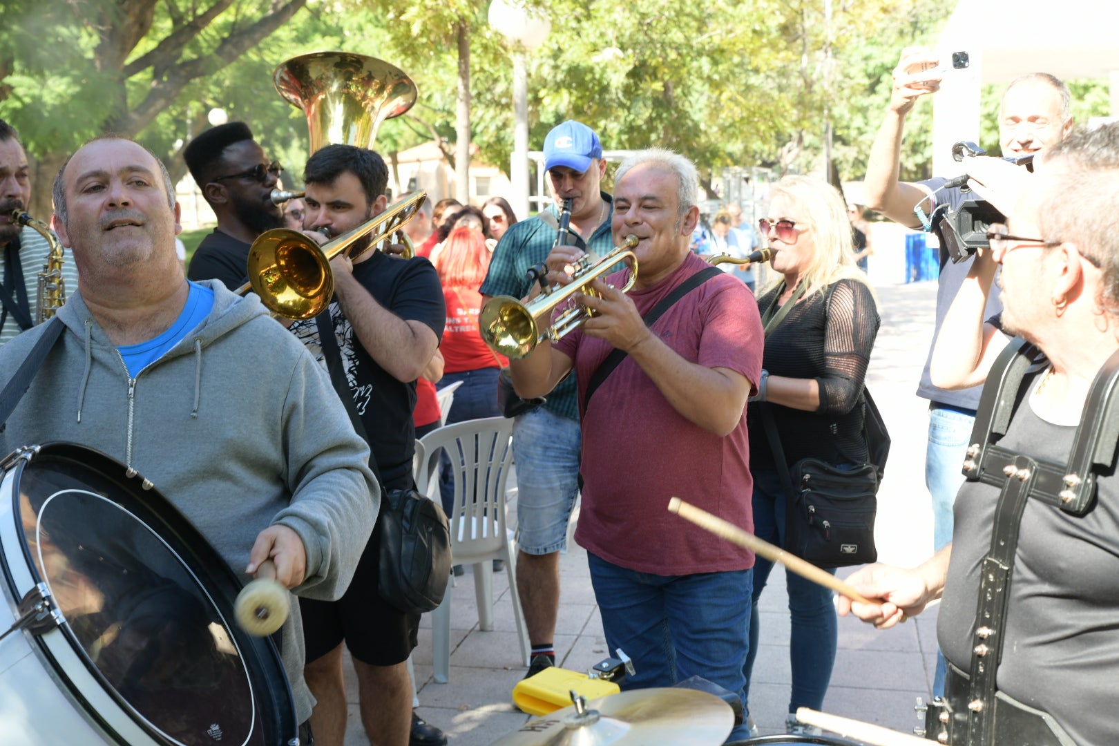 Las barracas celebran su día grande fuera de las Hogueras