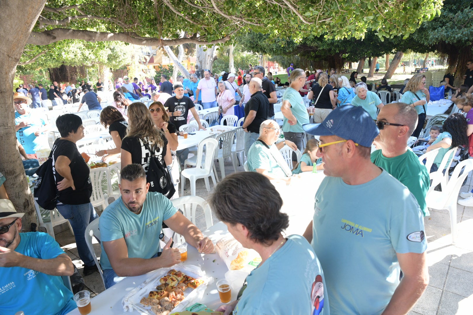 Las barracas celebran su día grande fuera de las Hogueras
