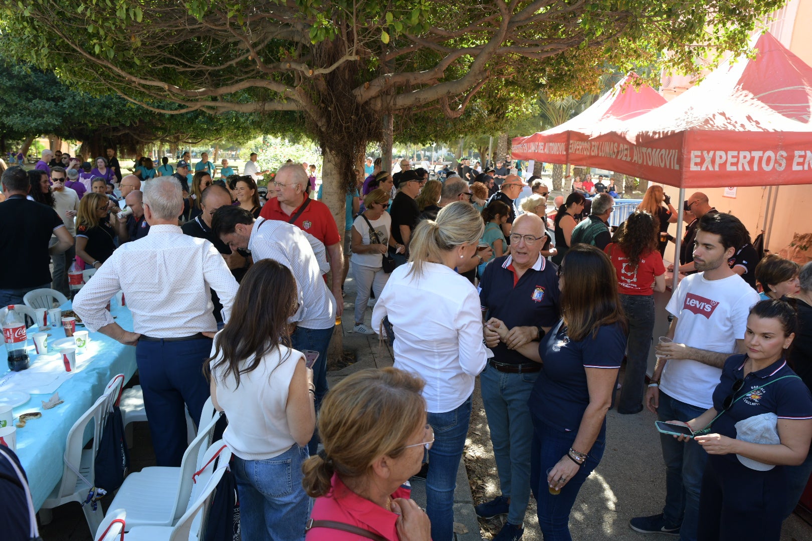 Las barracas celebran su día grande fuera de las Hogueras