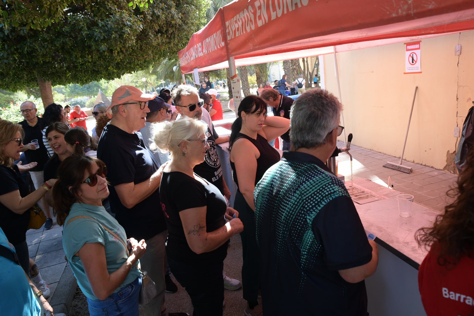 Las barracas celebran su día grande fuera de las Hogueras