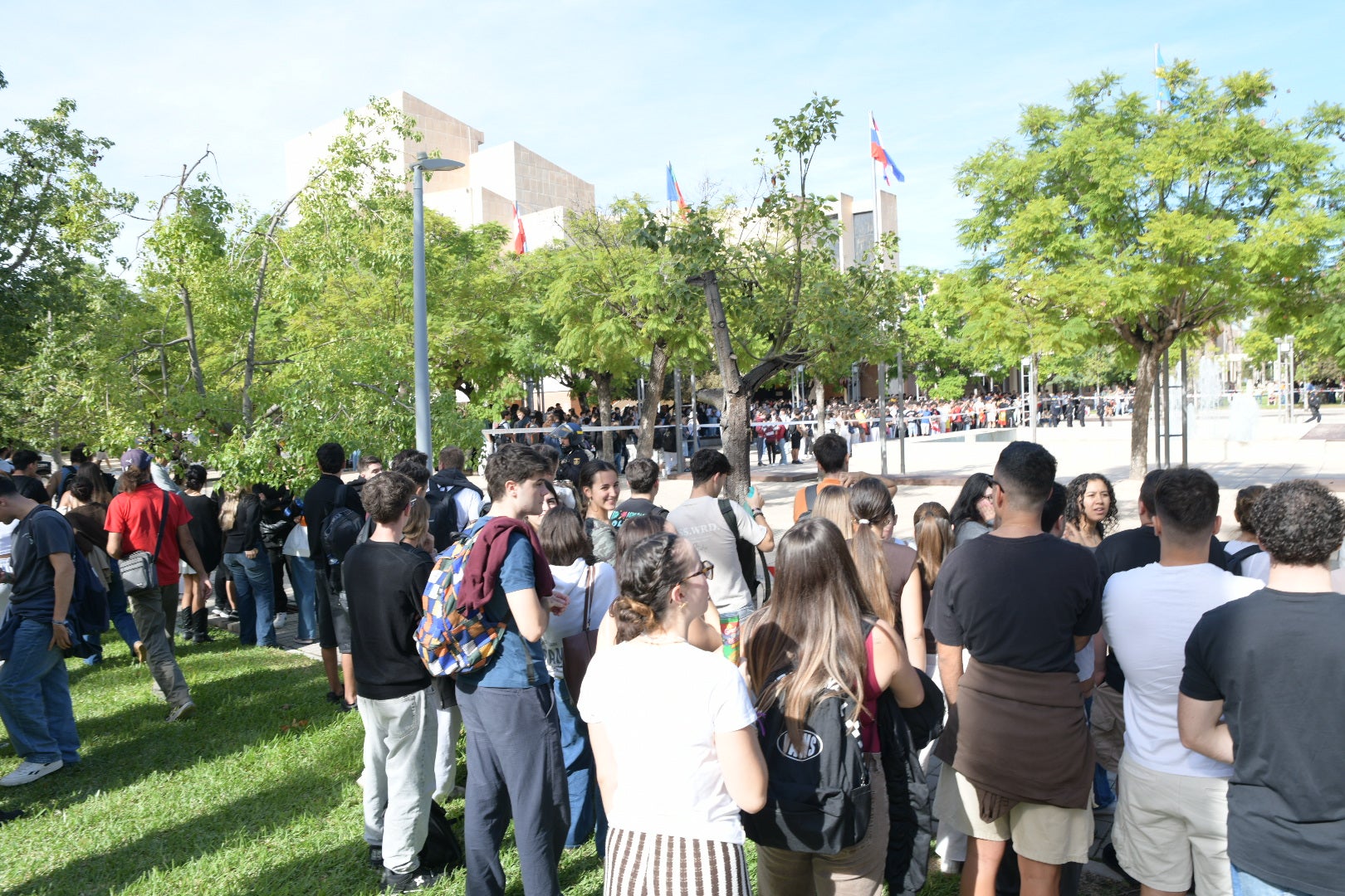 La tensión por la visita de Vito Quiles a la UA, en imágenes