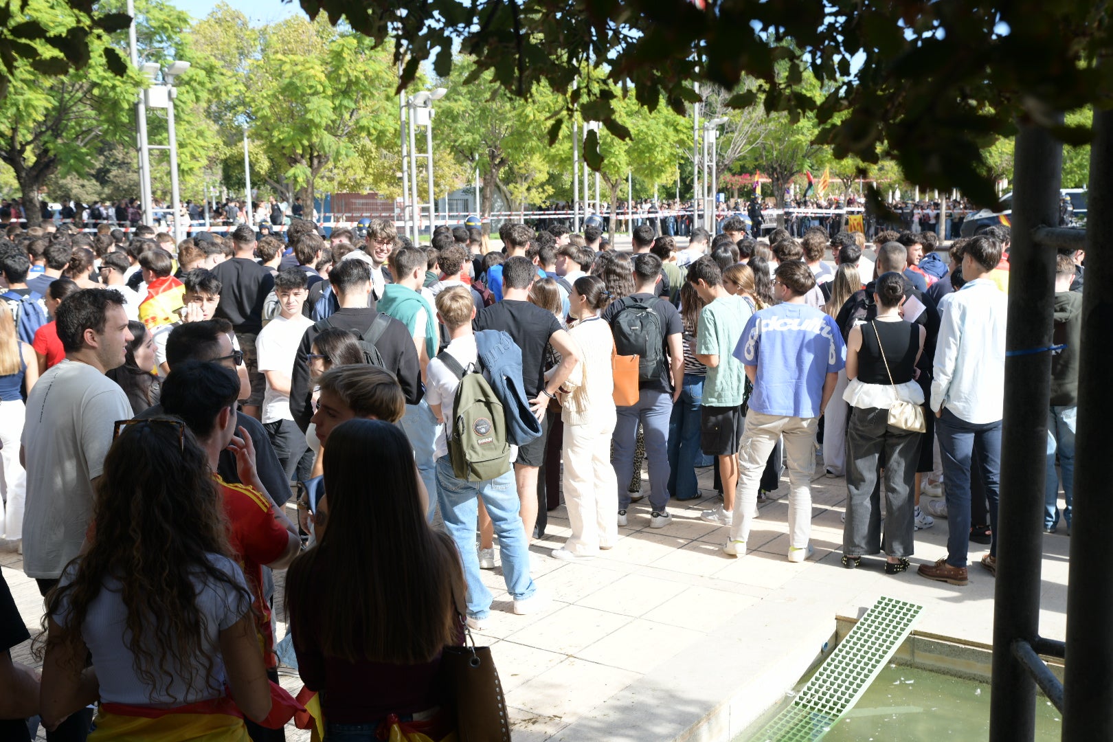 La tensión por la visita de Vito Quiles a la UA, en imágenes