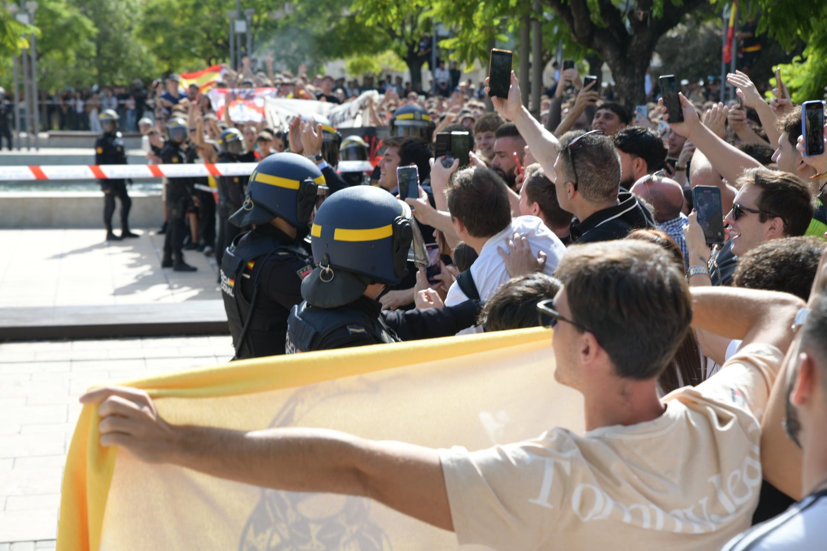 La tensión por la visita de Vito Quiles a la UA, en imágenes