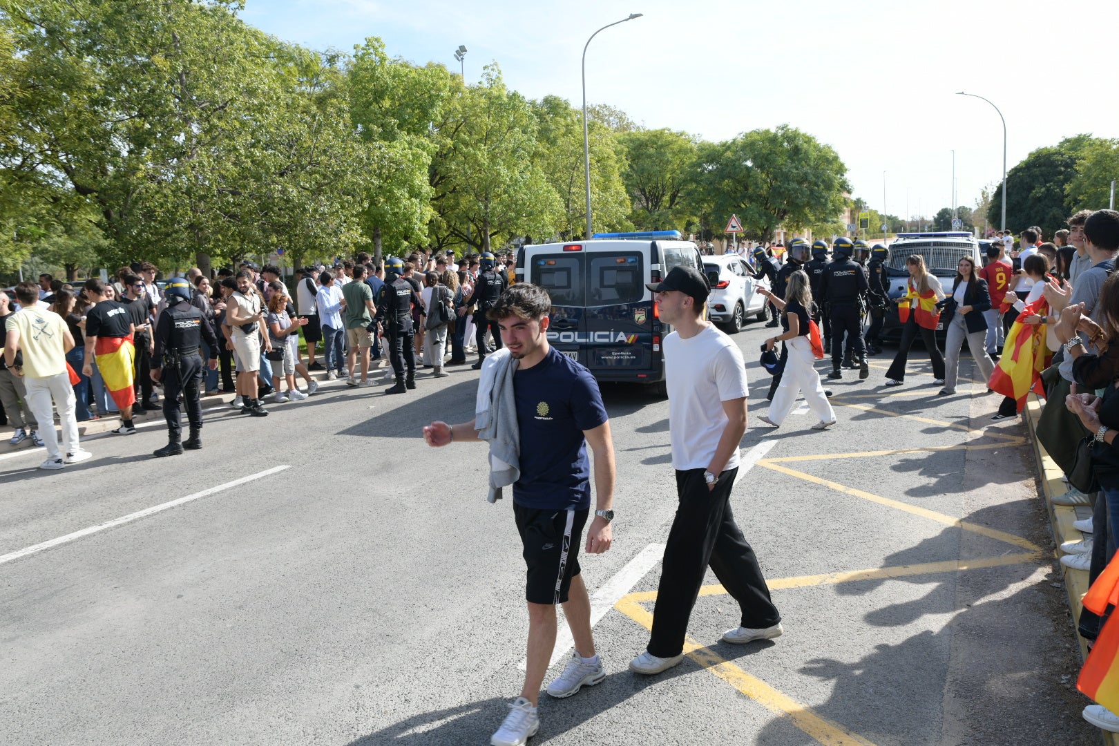 La tensión por la visita de Vito Quiles a la UA, en imágenes