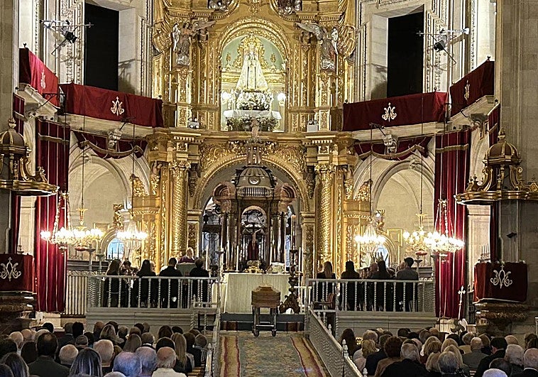 The mortal remains of Diego Quiles were received at the Basilica of Santa Maria, where a mass was held in his memory.