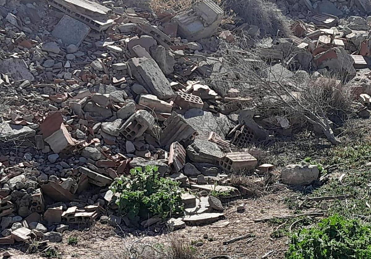 Rubble in the vicinity of the Rabasa Lagoons.
