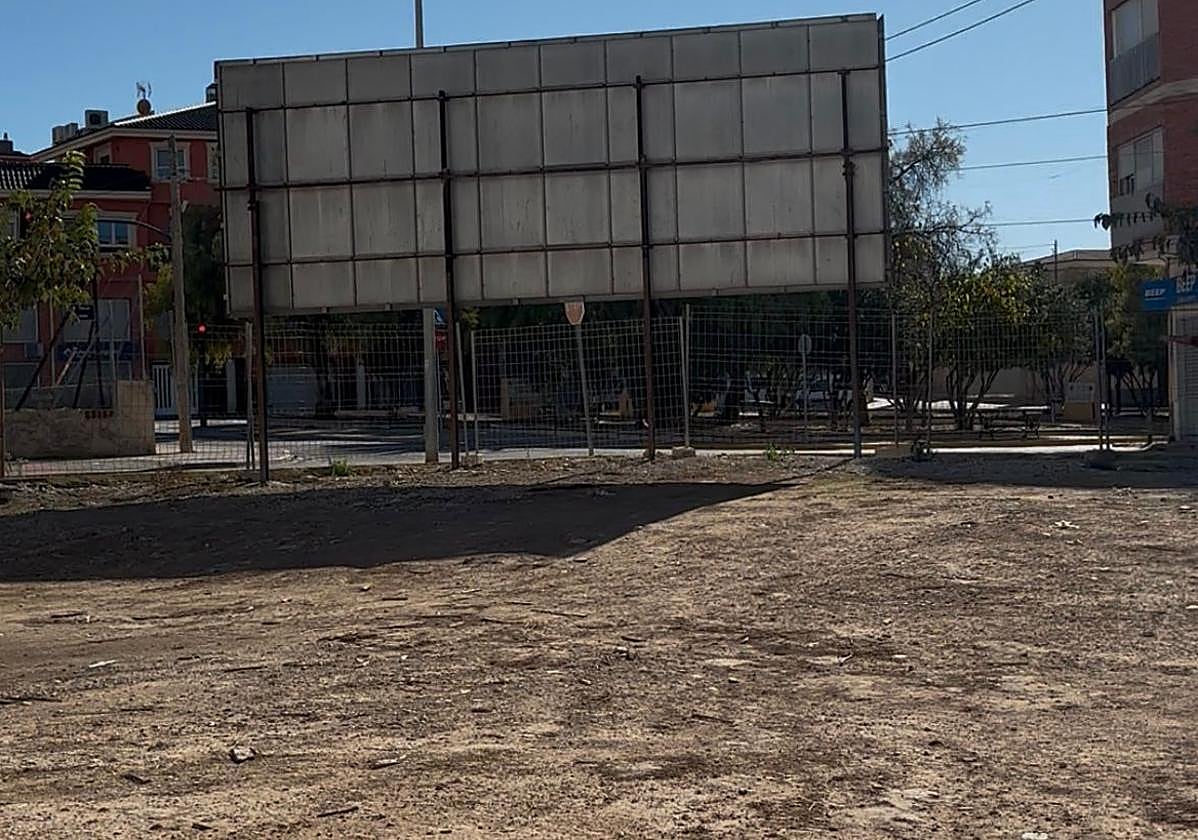 Parcela donde se va a construir el parquin disuasorio.