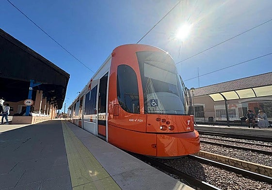 Un tranvía del Tram de Alicante.