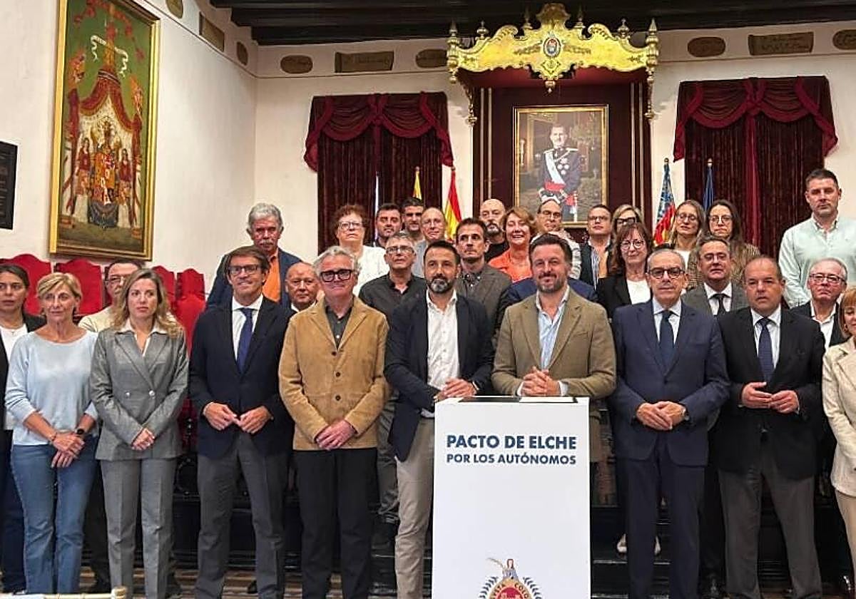 The City Council of Elche signs the 'Elche Pact for the Self-Employed' alongside Jovempa and AESEC.