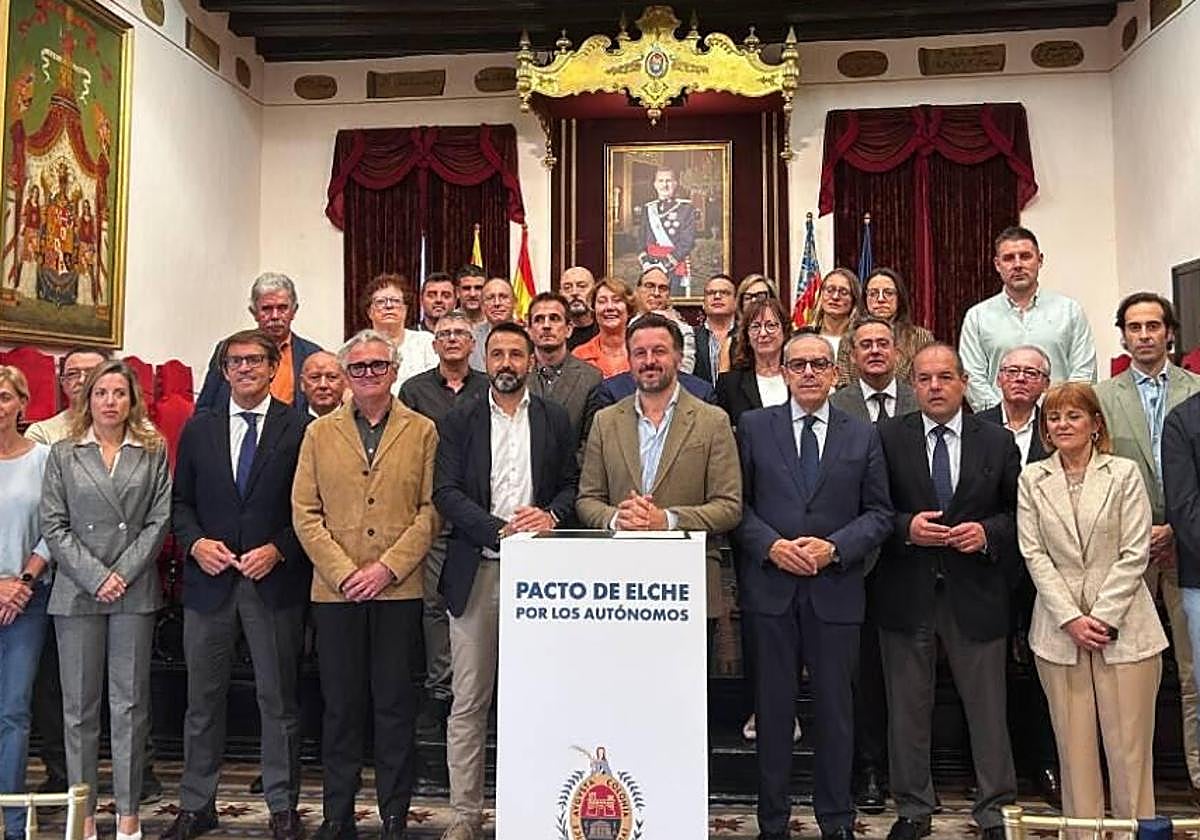 El Ayuntamiento de Elche firma el 'Pacto de Elche por los Autónomos' junto a Jovempa y AESEC.