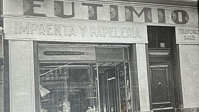 Imagen antes - La fachada de la papelería Eutimio, en el centro de Alicante.