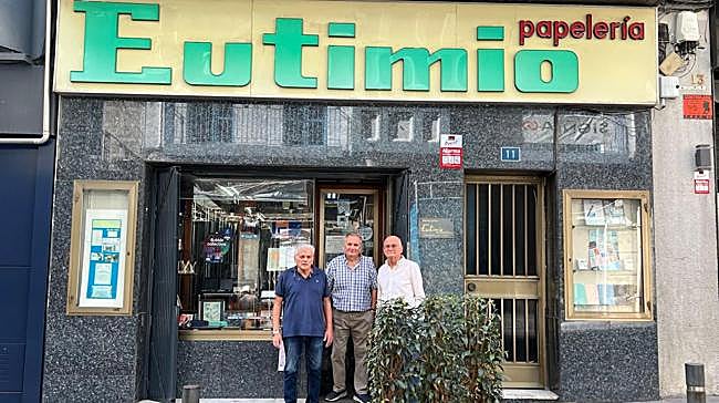 Imagen después - La fachada de la papelería Eutimio, en el centro de Alicante.