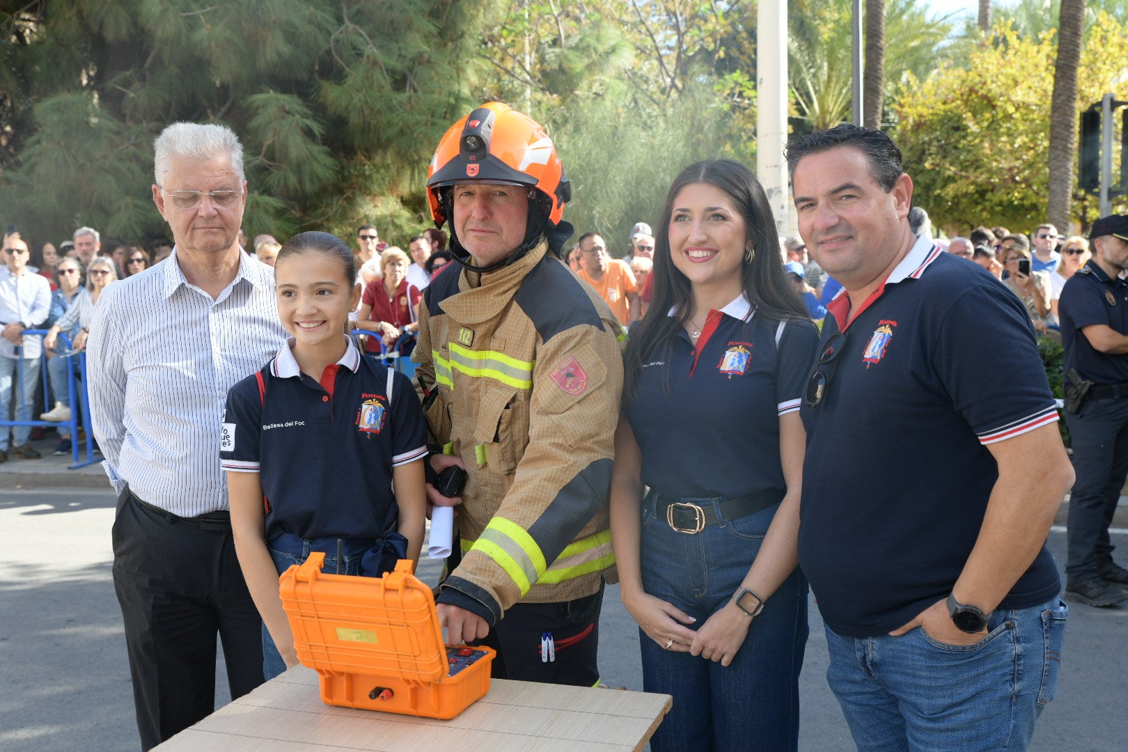 Mascletà de las Hogueras: el rugido de la bestia ensordece la plaza de España de Alicante