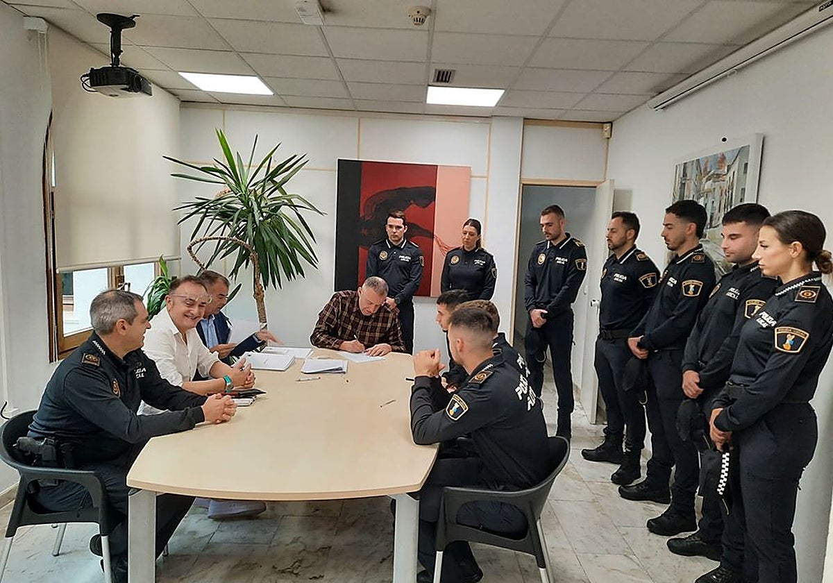 Imagen de la toma de posesión de los nuevos agentes